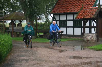 Die Abordnung aus Bad Holzhausen Ernst Lütje und Reinhard Meyer.