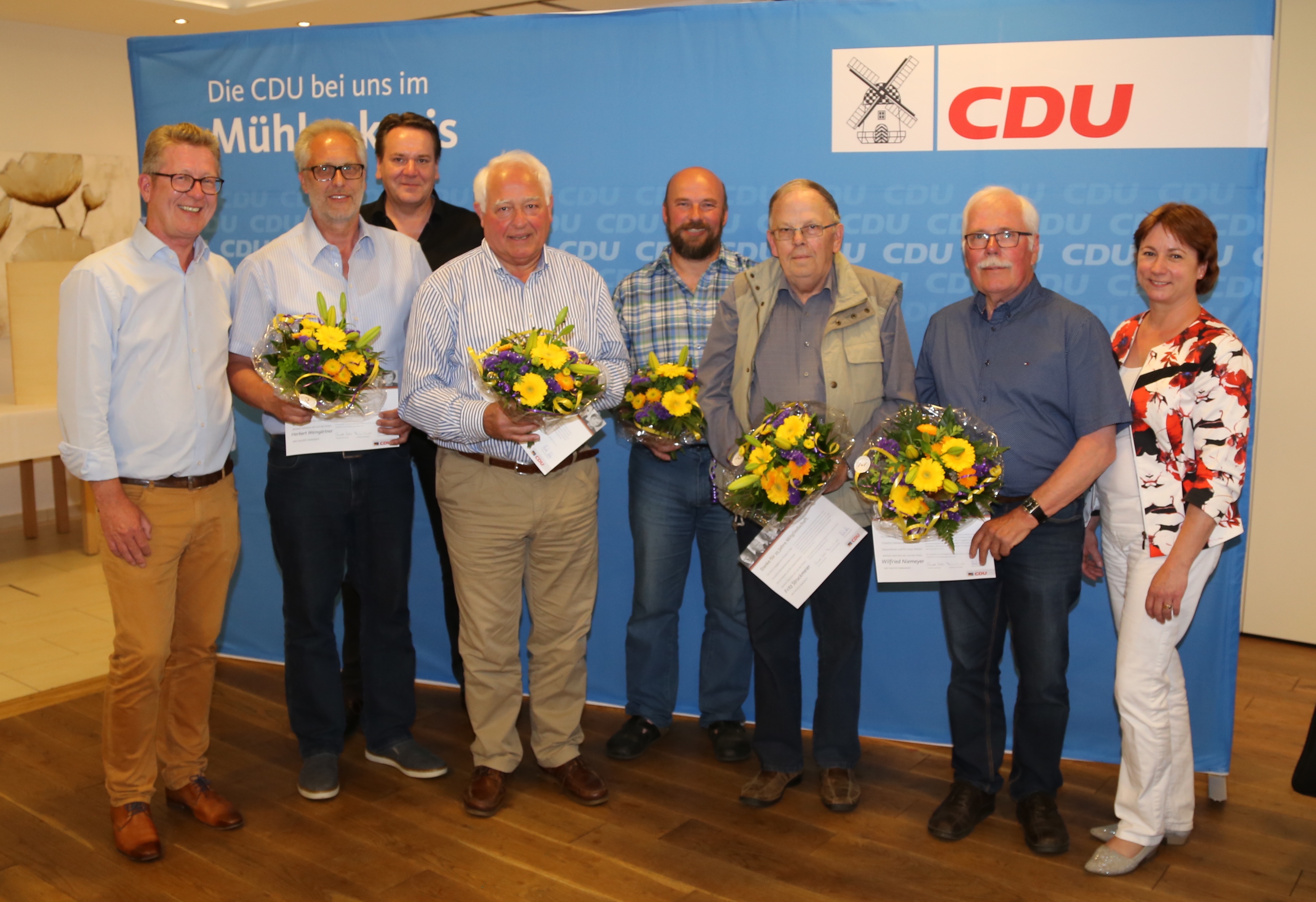 v.l.n.r.: Peter Amling, Herbert Weingrtner, Lutz Abruszat, Bernd Kammann, Fritz Struckmeier, Wilfried Niemeyer, Bianca Winkelmann